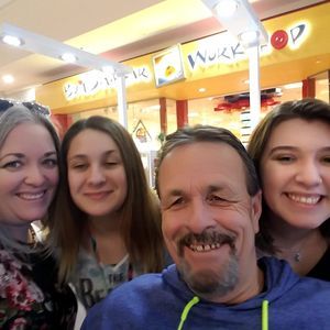 Meet your Posher, Gregory